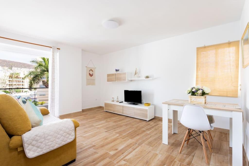Vivienda Vacacional Rosaini Лос-Крістіанос Екстер'єр фото